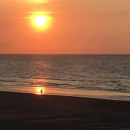 In Zeedijk With Sea View 아파트