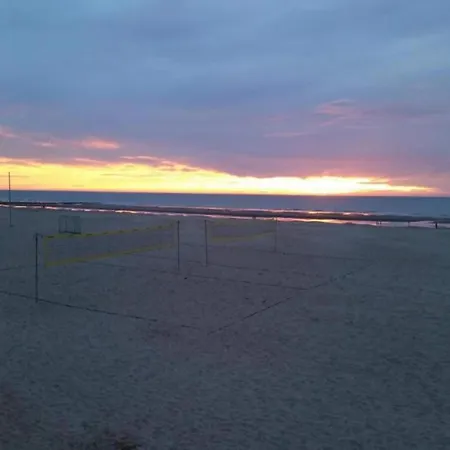 In Zeedijk With Sea View 아파트