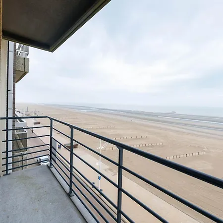아파트 In Zeedijk With Sea View *